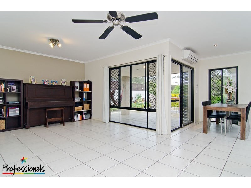 24 Quandong Crescent, Arana Hills QLD 4054