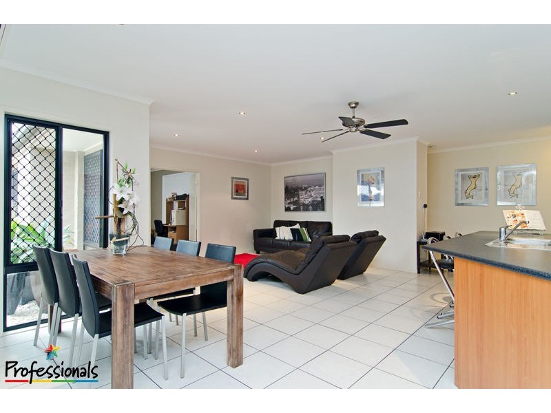 24 Quandong Crescent, Arana Hills QLD 4054