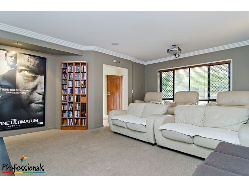 24 Quandong Crescent, Arana Hills QLD 4054