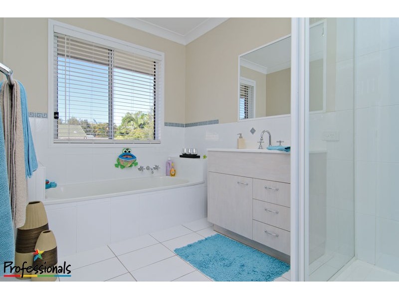 15 Stallone Circuit, Mcdowall QLD 4053