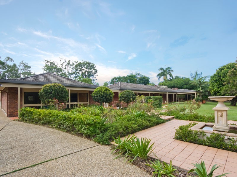 307  Albany Creek Road, Bridgeman Downs QLD 4035