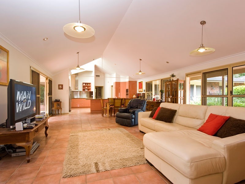 307  Albany Creek Road, Bridgeman Downs QLD 4035