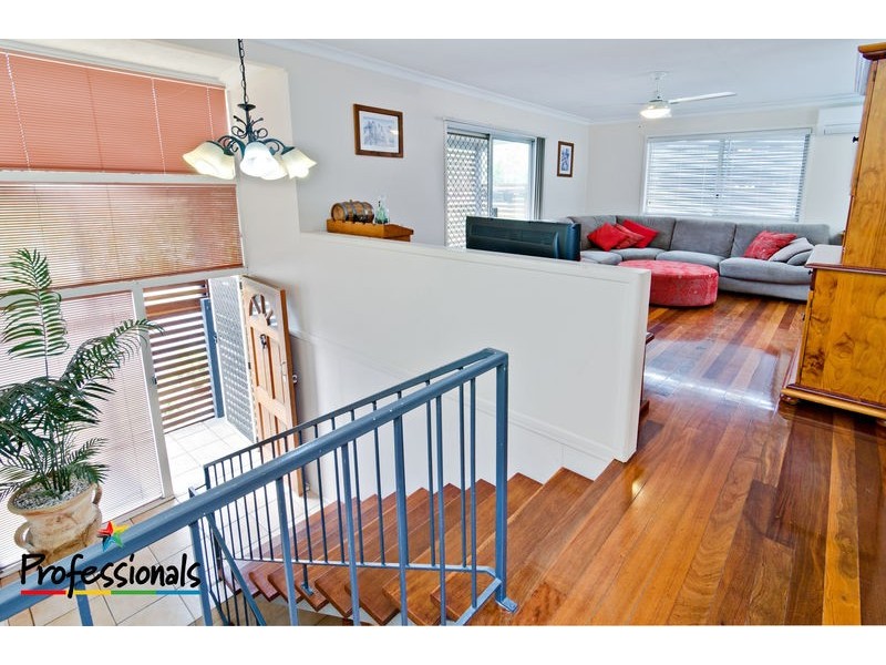 73 Tarnook Drive, Ferny Hills QLD 4055