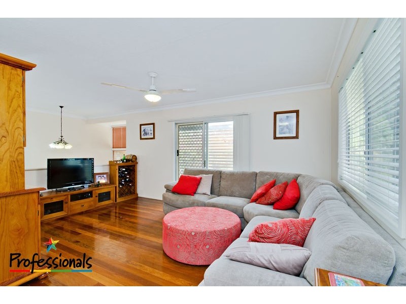 73 Tarnook Drive, Ferny Hills QLD 4055