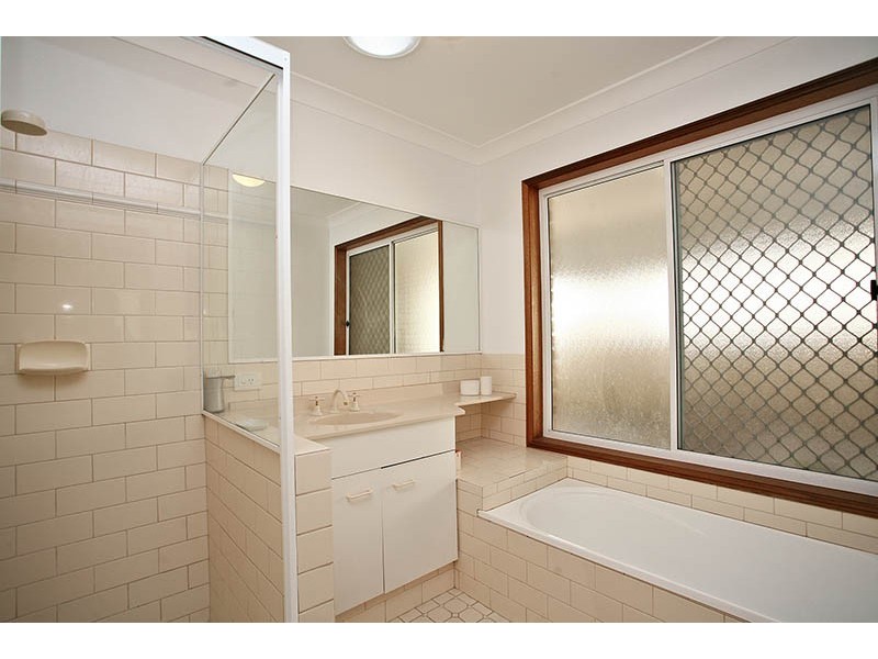 4 Blake Close, Mcdowall QLD 4053