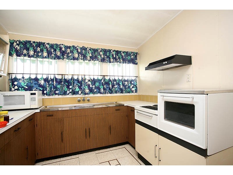 73 Gordon Parade, Everton Park QLD 4053