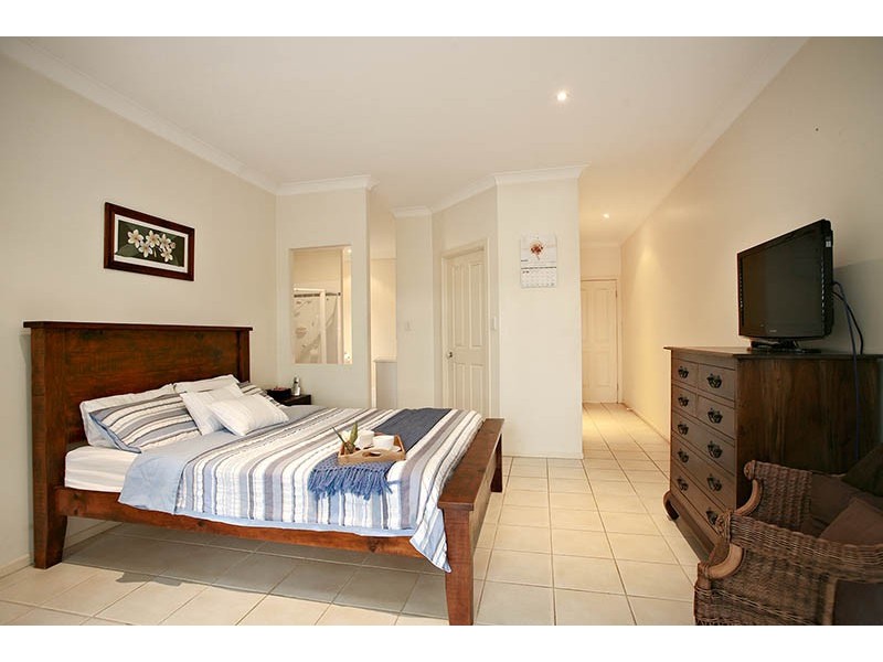 6 Laceflower Crescent, Eatons Hill QLD 4037