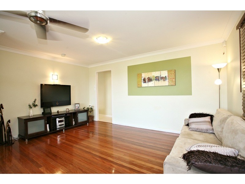 17 Pangeza Street, Stafford Heights QLD 4053