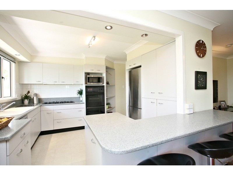 17 Pangeza Street, Stafford Heights QLD 4053