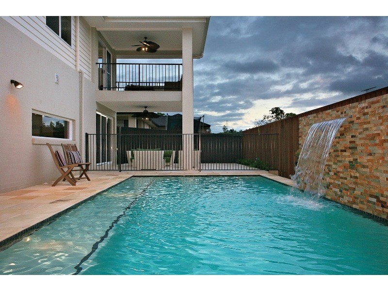 4 Eddy Court, Eatons Hill QLD 4037