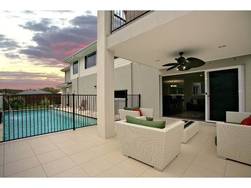 4 Eddy Court, Eatons Hill QLD 4037