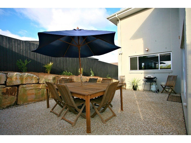 4 Eddy Court, Eatons Hill QLD 4037