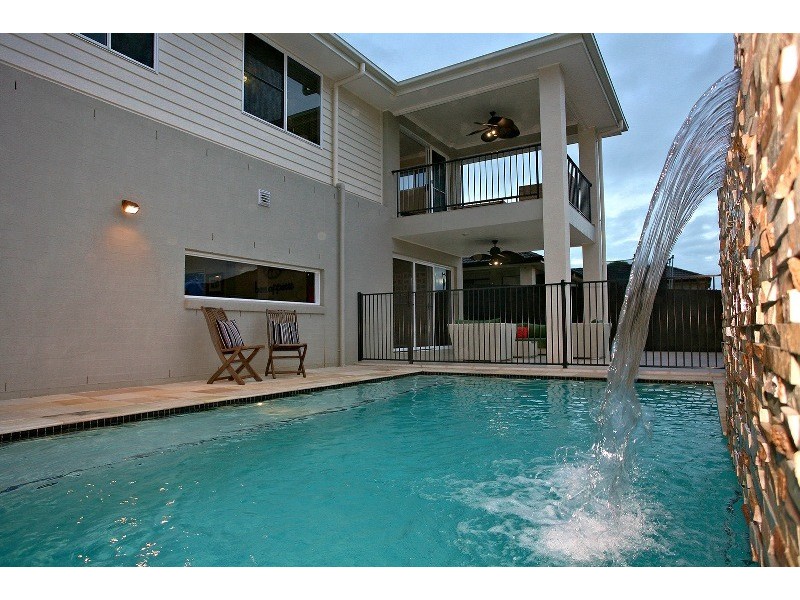 4 Eddy Court, Eatons Hill QLD 4037