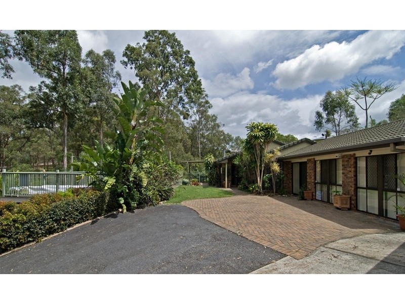 2 Lambert Court, Eatons Hill QLD 4037
