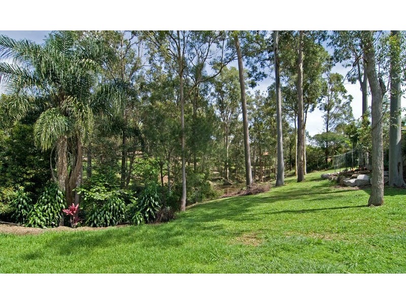 2 Lambert Court, Eatons Hill QLD 4037