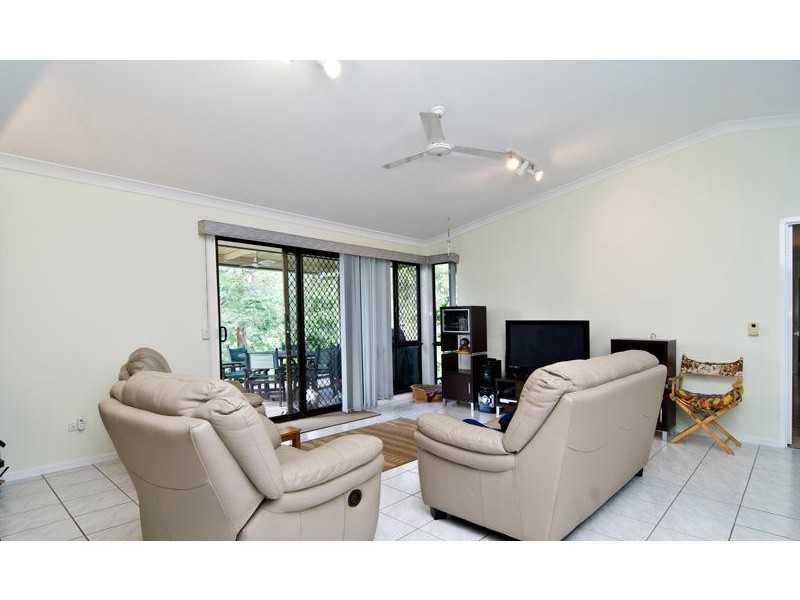 2 Lambert Court, Eatons Hill QLD 4037