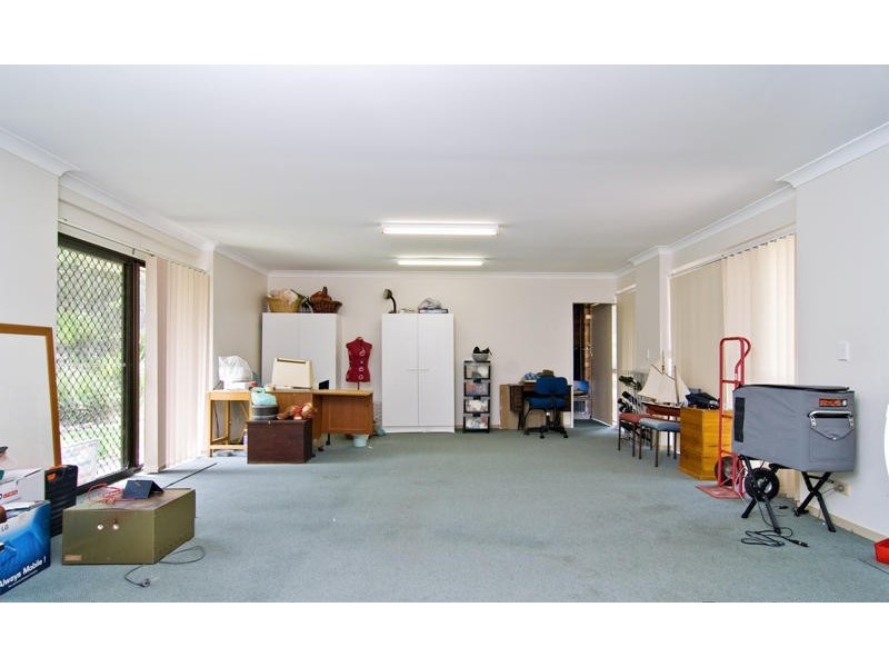 2 Lambert Court, Eatons Hill QLD 4037