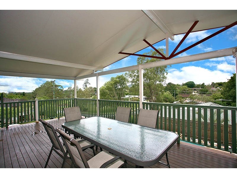 11 Mitchell Street, Arana Hills QLD 4054