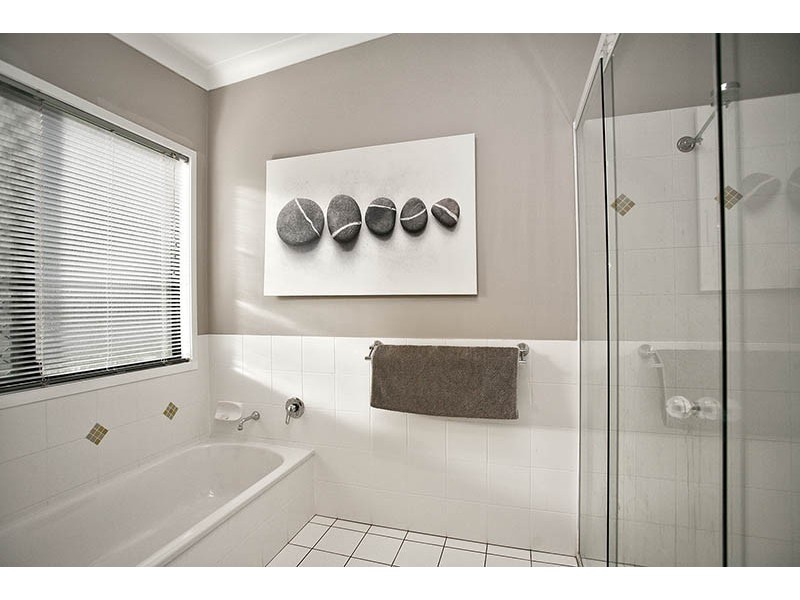 11 Jubilee Court, Eatons Hill QLD 4037