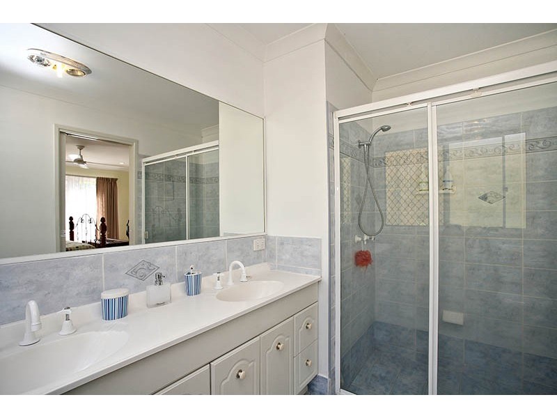 3 Fairhaven Place, Albany Creek QLD 4035