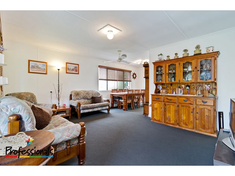 14 Kingaroy St, Stafford Heights QLD 4053