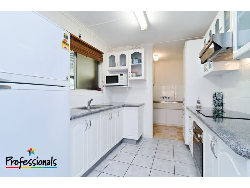 14 Kingaroy St, Stafford Heights QLD 4053