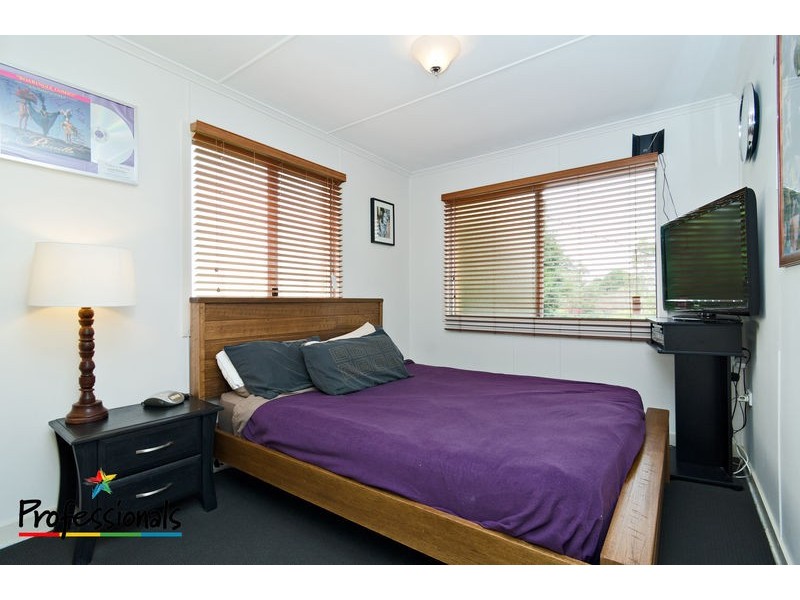 14 Kingaroy St, Stafford Heights QLD 4053