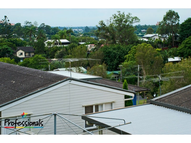 14 Kingaroy St, Stafford Heights QLD 4053