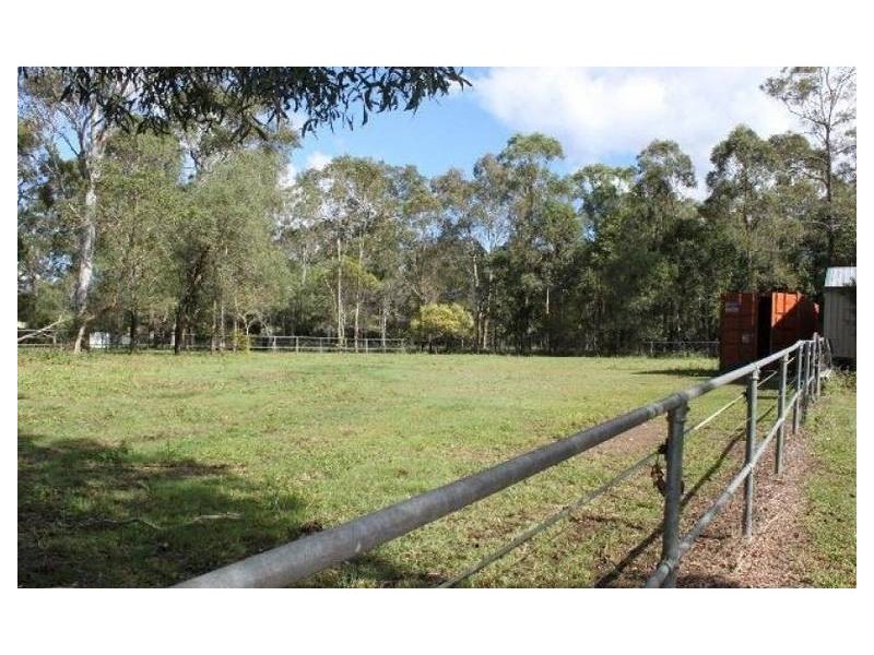 11 Gordons Crossing Road East, Joyner QLD 4500