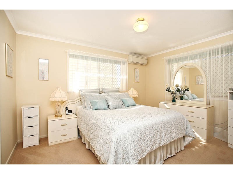 9 Dena Street, Ferny Hills QLD 4055