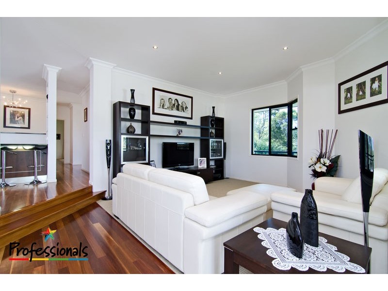 13 Housewood Court, Highvale QLD 4520