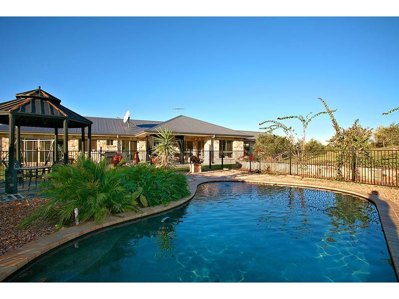 2 Brownlow Court, Cashmere QLD 4500