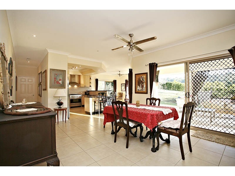 2 Brownlow Court, Cashmere QLD 4500