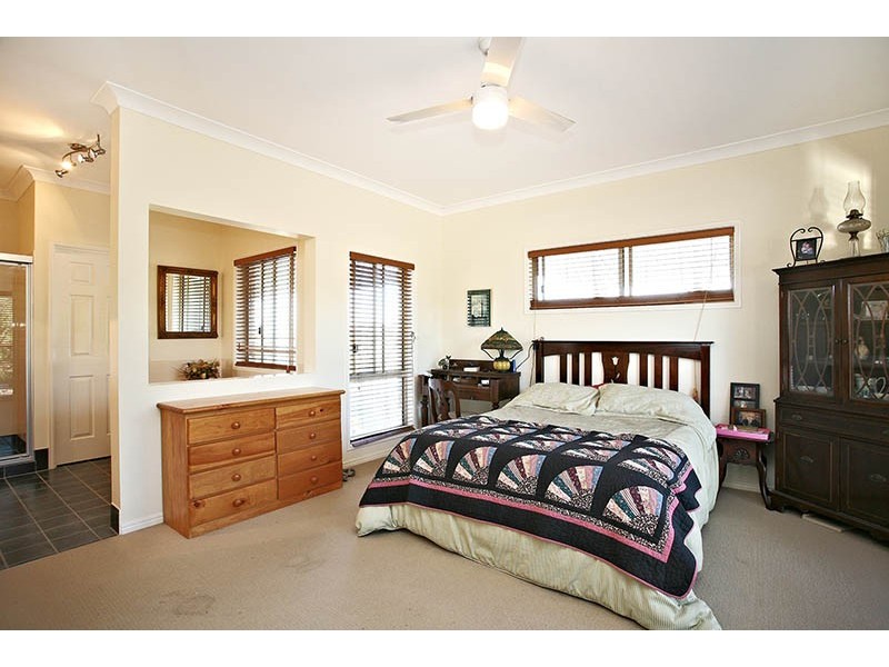 2 Brownlow Court, Cashmere QLD 4500