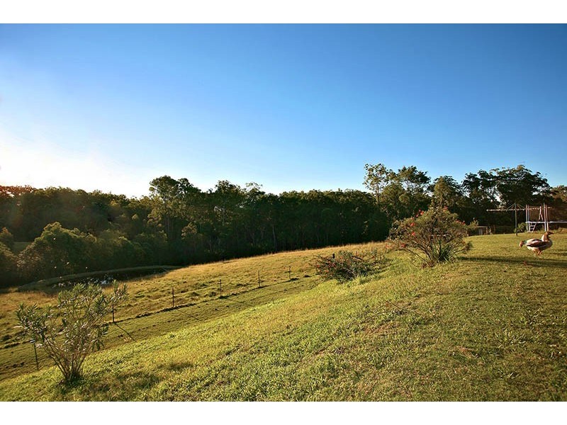 2 Brownlow Court, Cashmere QLD 4500