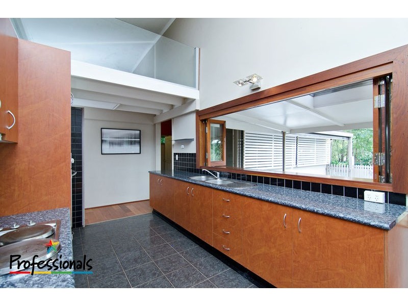 10 Irruka Crescent, Ferny Hills QLD 4055