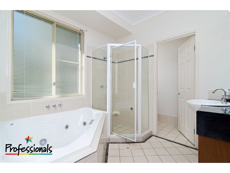 14 Housewood Court, Highvale QLD 4520