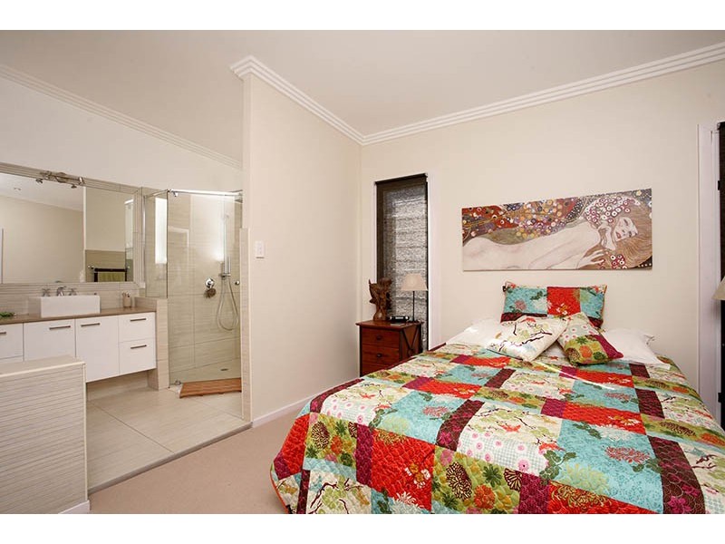 153 Abuklea Street, Newmarket QLD 4051