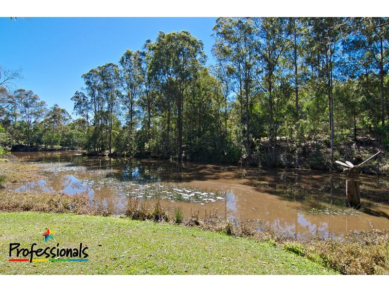 8 Bunya Lake Court, Bunya QLD 4055