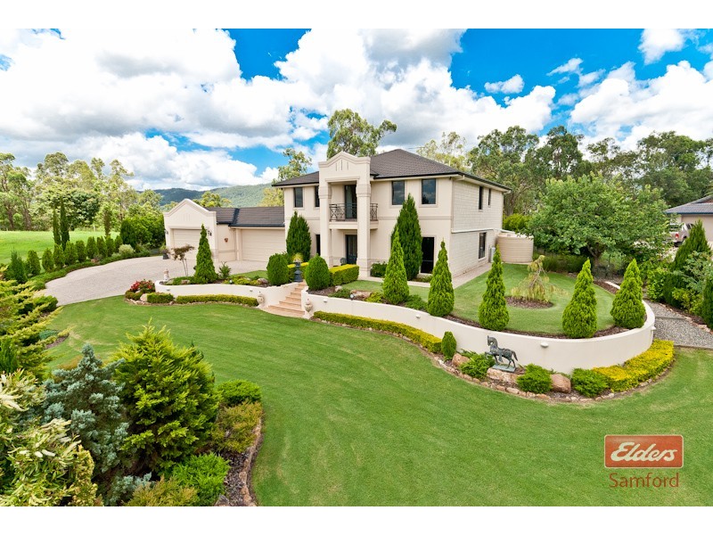 8 Cavalier Court, Highvale QLD 4520