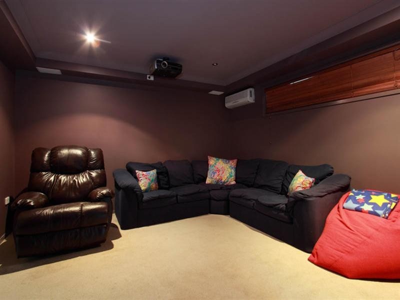 109 Saturn Crescent, Bridgeman Downs QLD 4035