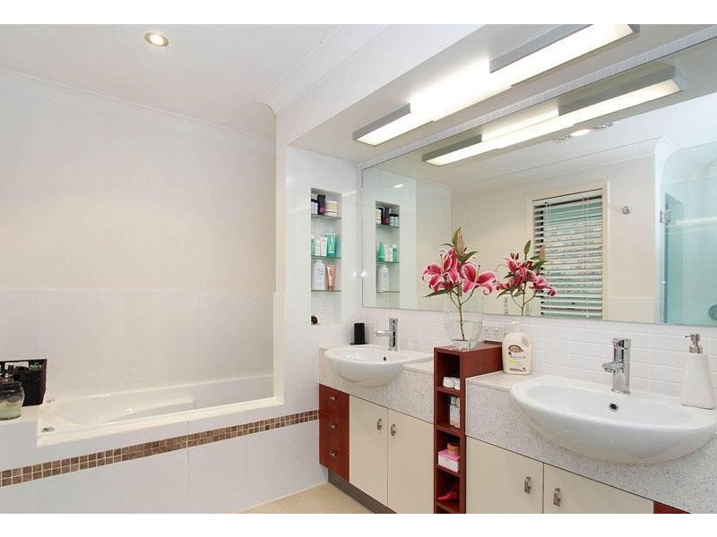 109 Saturn Crescent, Bridgeman Downs QLD 4035