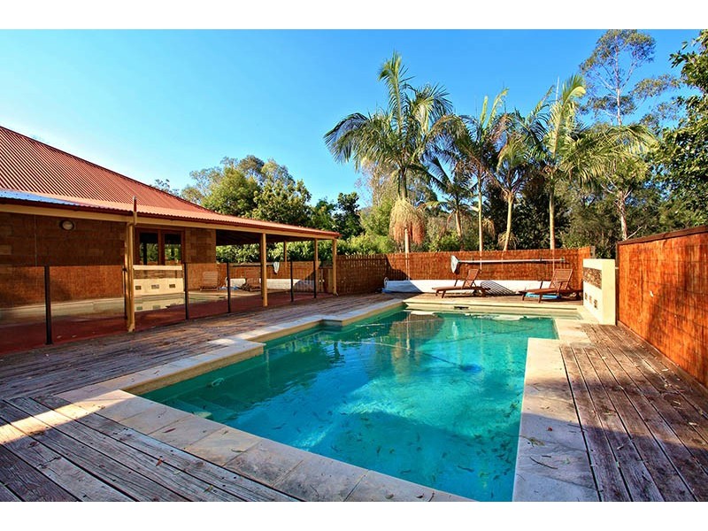 8 Greenwood Crescent, Samford Valley QLD 4520