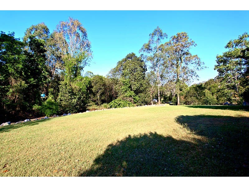 8 Greenwood Crescent, Samford Valley QLD 4520
