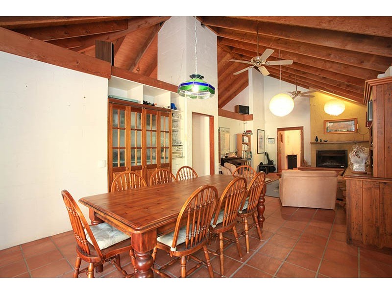 8 Greenwood Crescent, Samford Valley QLD 4520