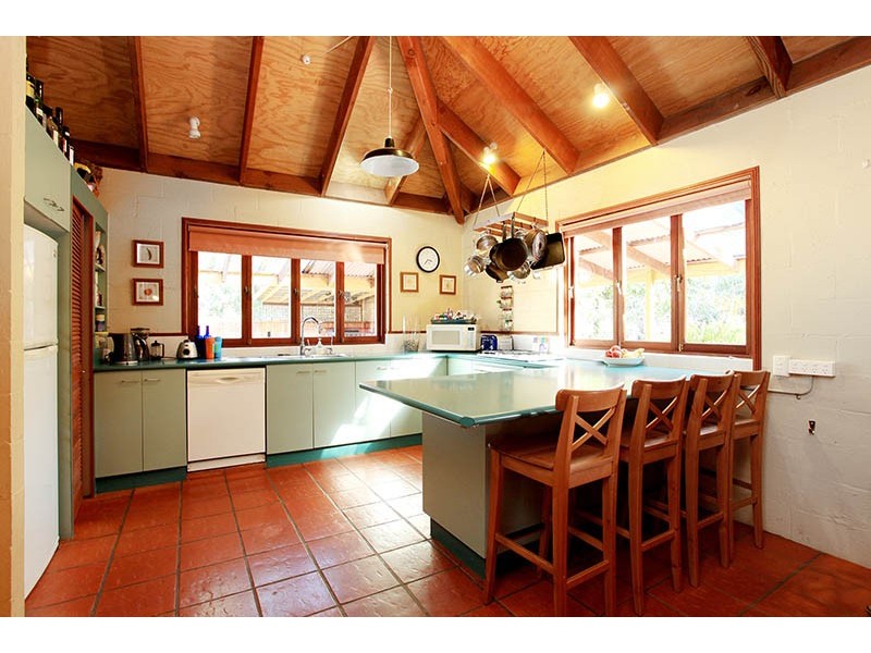 8 Greenwood Crescent, Samford Valley QLD 4520