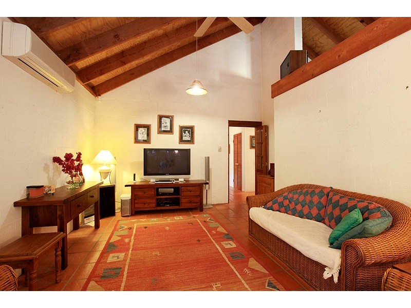 8 Greenwood Crescent, Samford Valley QLD 4520