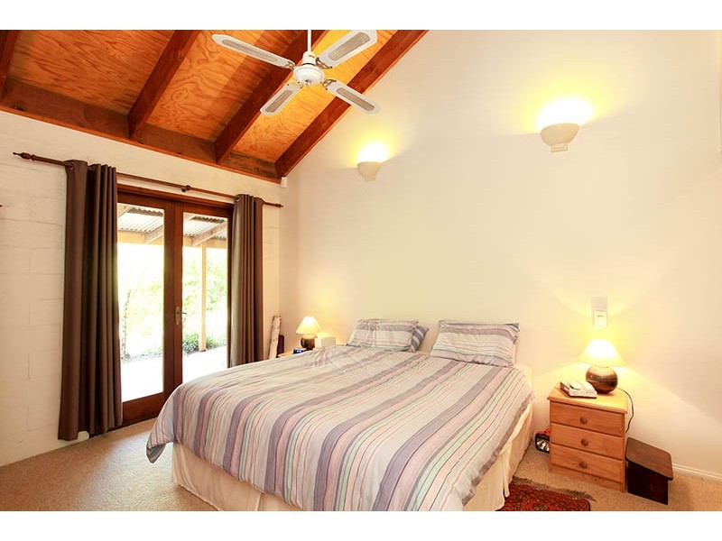 8 Greenwood Crescent, Samford Valley QLD 4520