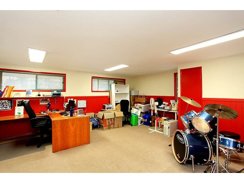 8 Greenwood Crescent, Samford Valley QLD 4520