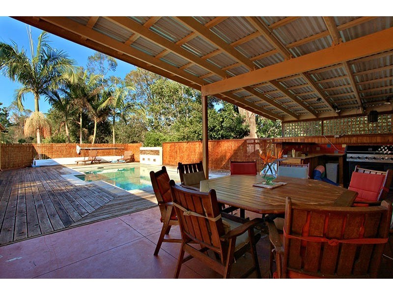 8 Greenwood Crescent, Samford Valley QLD 4520